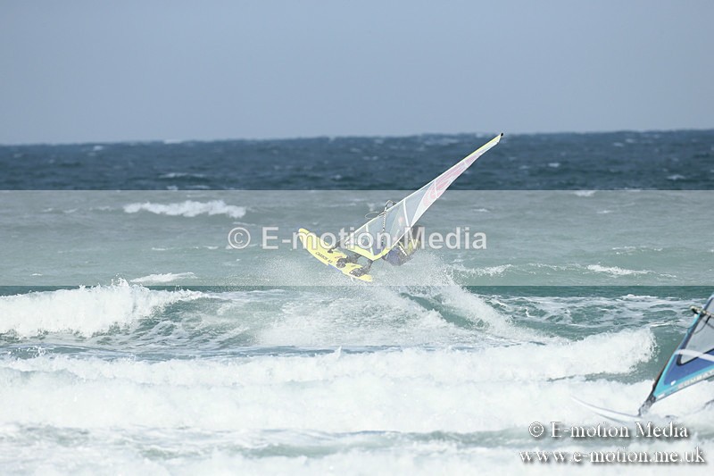WS 020413-186 - Windsurfing