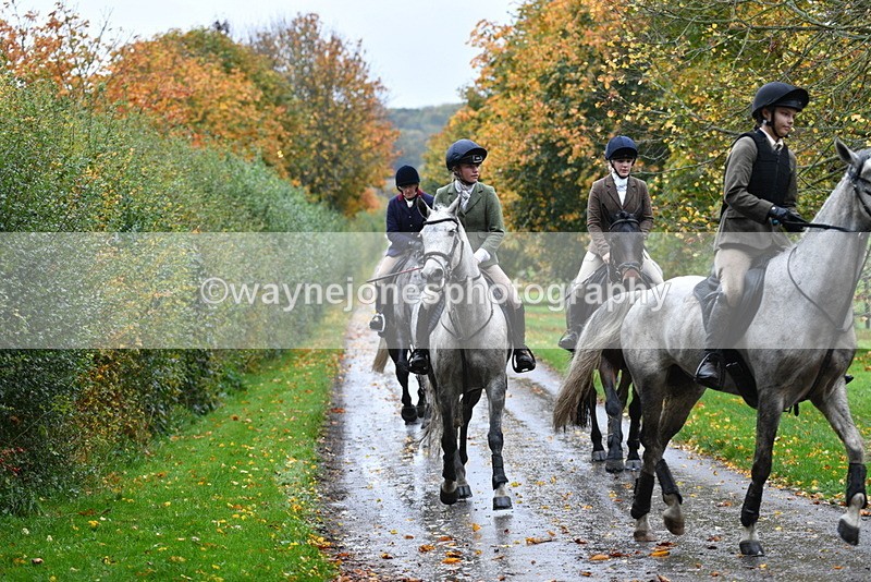 WJ5_6375 - B&B walk back for Hunt Tea !