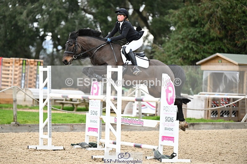 250323A-151559-04971 - Cls 25 Snr Fox & 1.20m Open