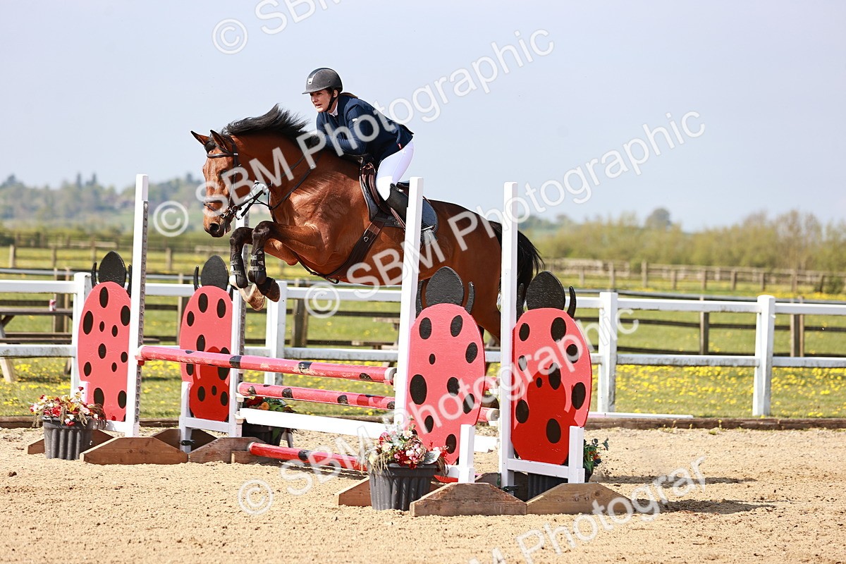 - Class 21 - Senior British Novice - 90cm