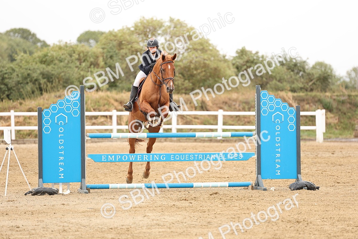 SBM_024010 - Class 6 - Senior Newcomers 1.10m