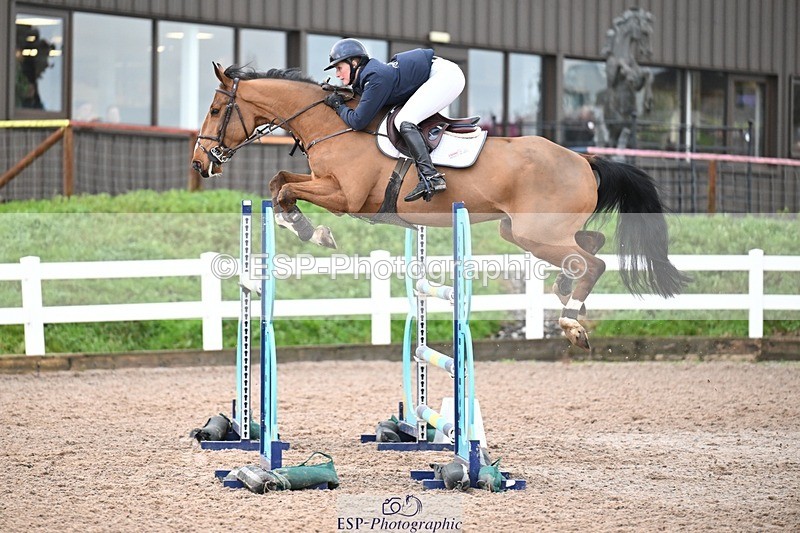 251206-132619-01097 - Cls 13 Snr Foxhunter and 1.20m