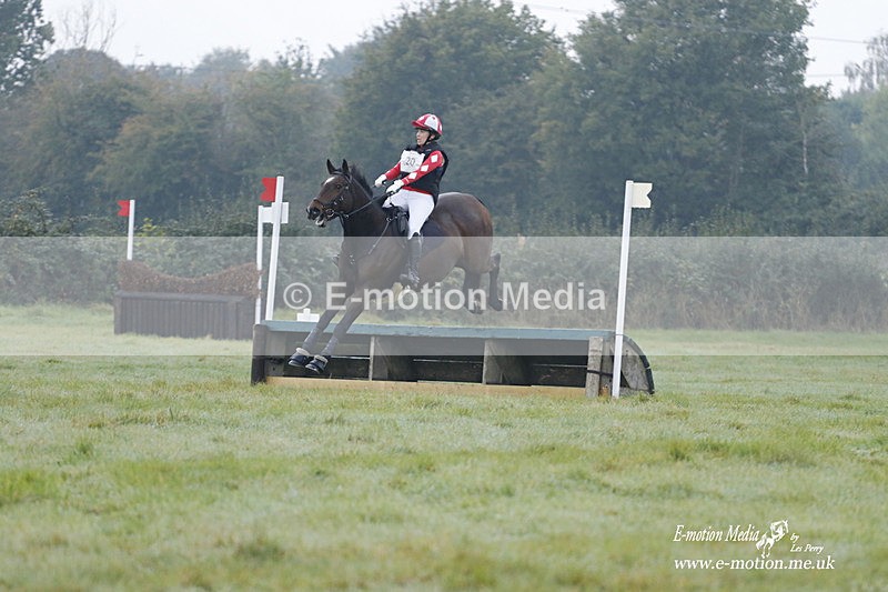 WWHT 171021 0424 - Novice Restricted (0.80m)  17/10/21
