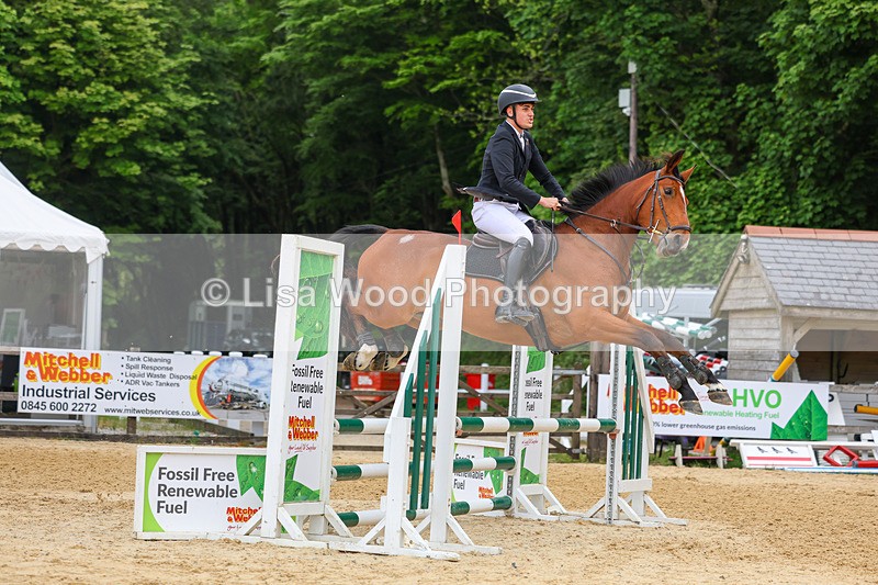 3E7A8490 - Class 4: Senior British Novice/90cm open