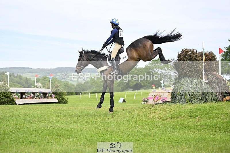 240525-153055-16802 - 220-BALLINAMURRA_FLARE_STAR-Mary_Mason