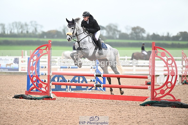 241023A-111242-00486 - Cls 1 British Novice and 90cm Open