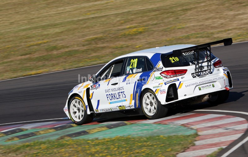  - TCR UK @ Castle Combe