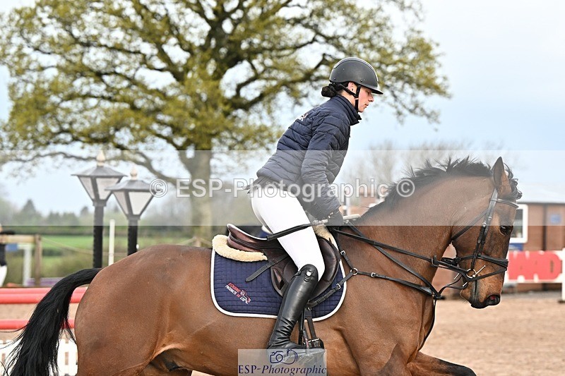 250416-090639-00028 - Cls 1 British Novice and 90cm