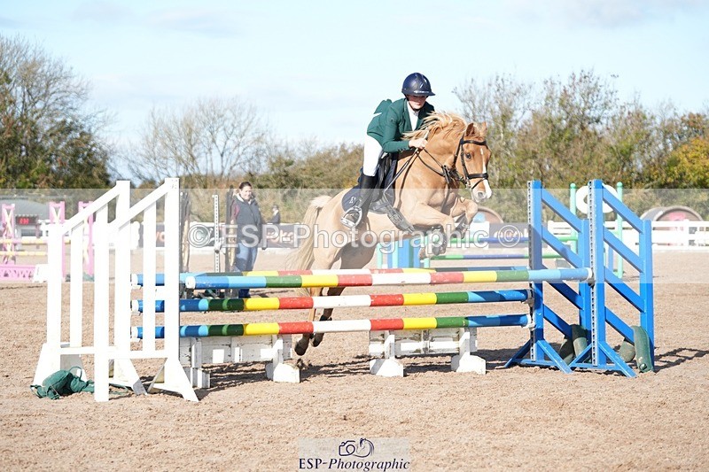 251025-130218-00456 - Cls 9 Pony Winter Discovery and 90cm