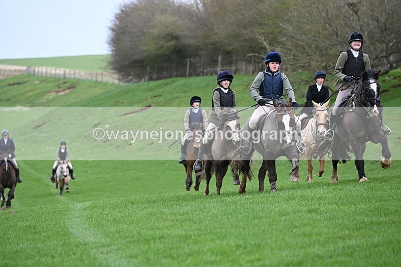 WJ6_9336 - Line Three