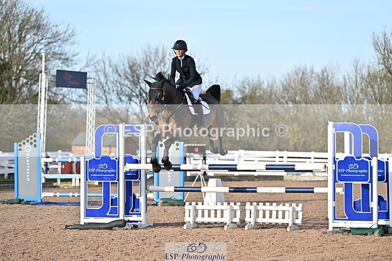 241113A-140018-00769 - Cls 05A&B Snr Fox & 1.20m Open