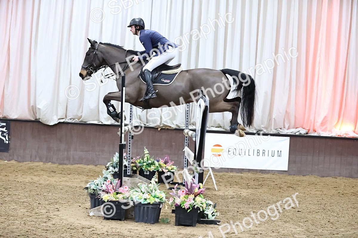 SBM_010250 - Class 25 - Equestrian Senior Foxhunter 1.20m