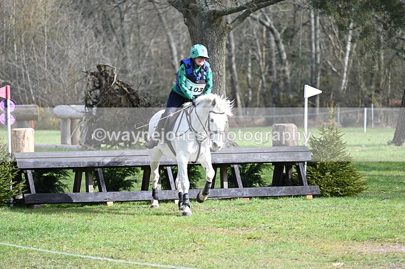 WJ7_0027 - Time 10:13 to 10:38 Times at the Fence