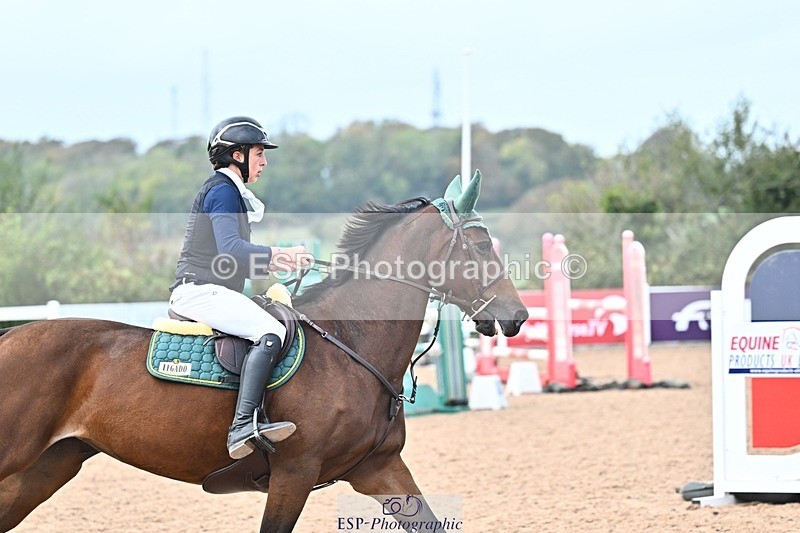 261014-124325-00470 - Cls  05 Snr Newcomers & 1.10m Open