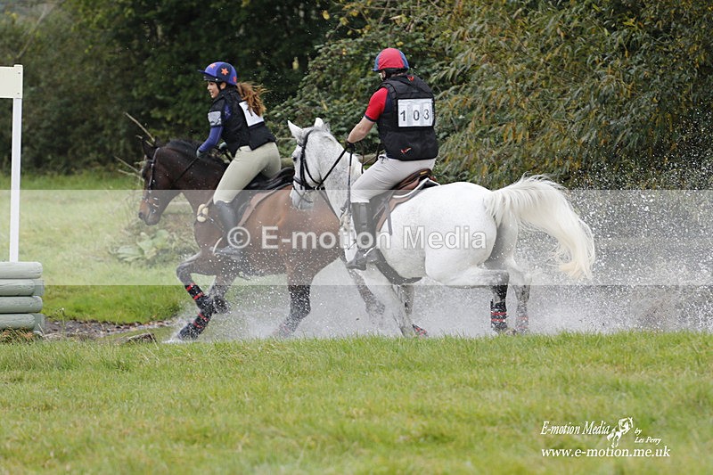  WWHT 171021 1880 - Novice Pairs (0.80m)  17/10/21