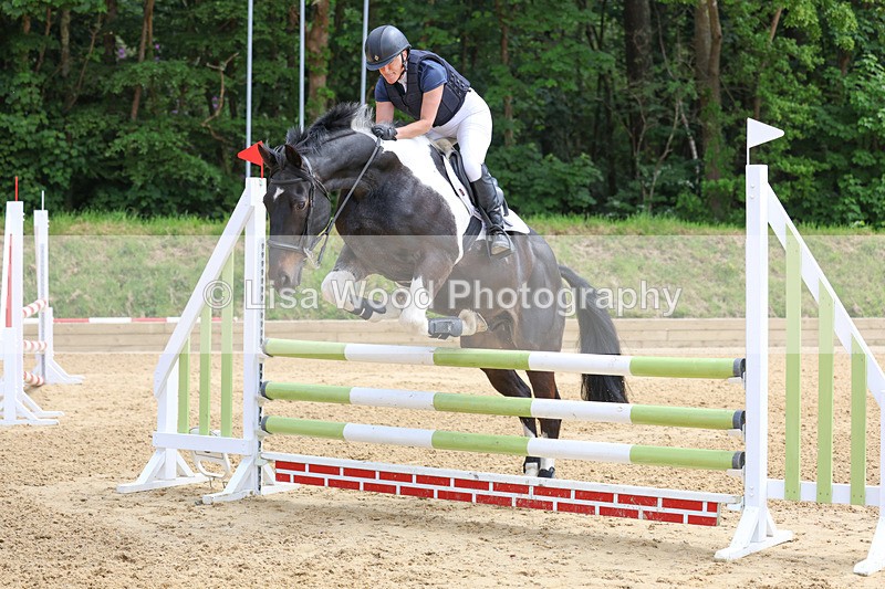 3E7A0580 - Class 10: Senior 95cm open