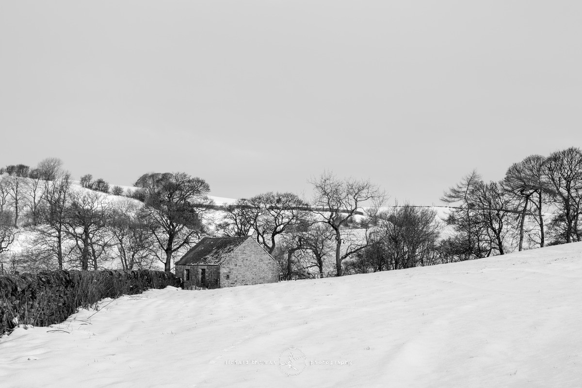 Corner barn - White Peak Field Barns