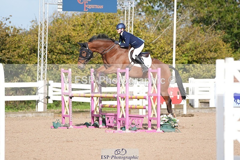 251005-102942-02559 - Cls 22 British Novice and 90cm