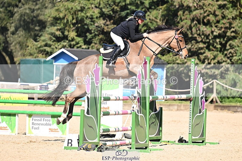 260321A-134445-00833 - 5 Newcomers 1m 10