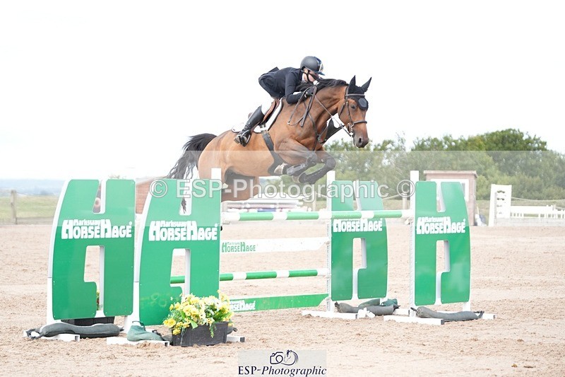 250801-112108-04904 - Cls 14 Snr Fox 1st Rnd