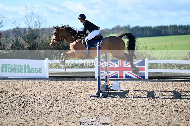 231110A-132908-00584 - Cls 5 Newcomers & 1.10m Open