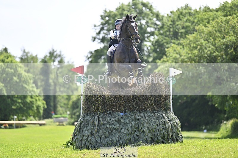 240525-131404-13660 - 113-MONANORE_GOLD-Jemima_Hughes