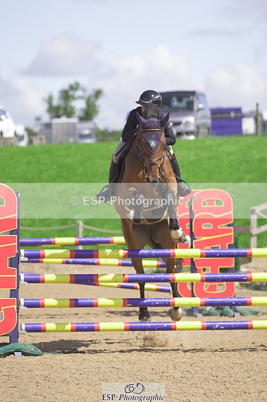 230806A-114210-01641 - Cls 13 Snr Newcomers & 1.10m Open