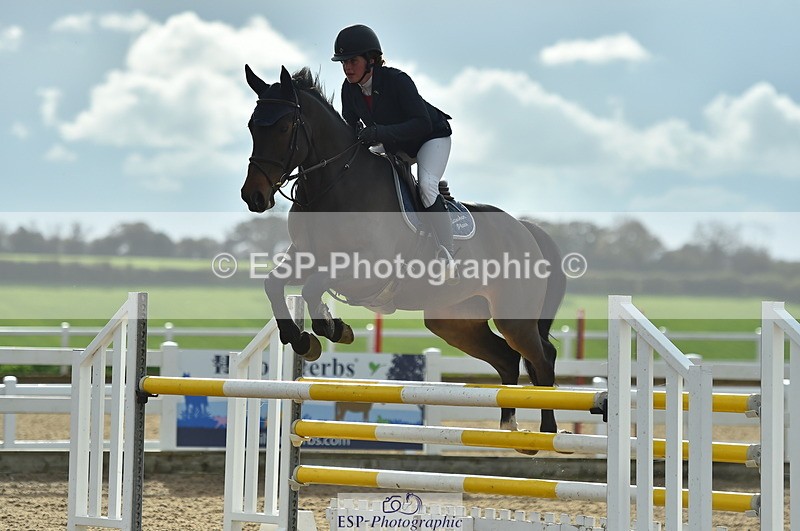 231111A-125628-01995 - Cls 12 Newcomers & 1.10m Open