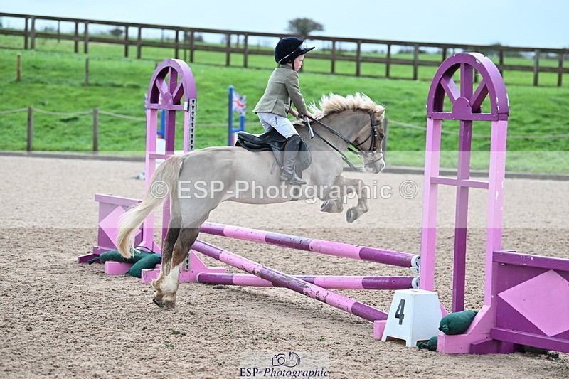 231029A-093603-02442 - 60cm Club and Schools