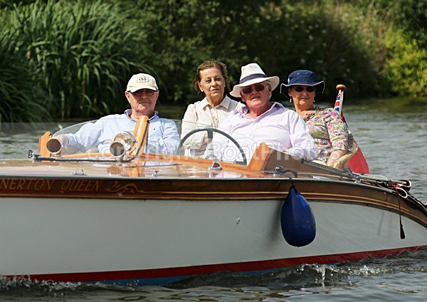 120628 HENNERTON QUEEN WT7A0470 - HENLEY ROYAL REGATTA Thurs 28th June 2012
