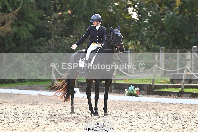 251023A-151127-05688 - B-162-Elle.Slack