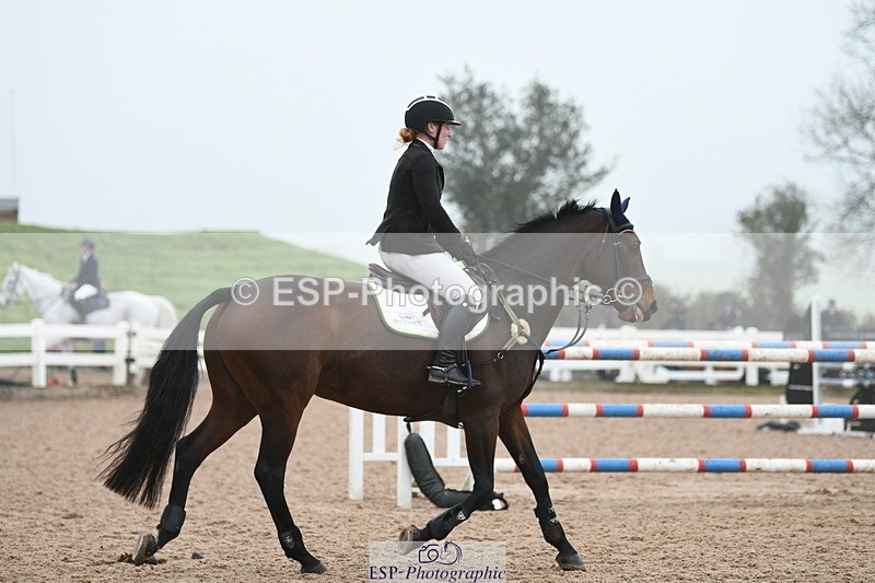 241103A-104212-07546 - SUN Cls 21 Snr Newcomers and 1.10m Open