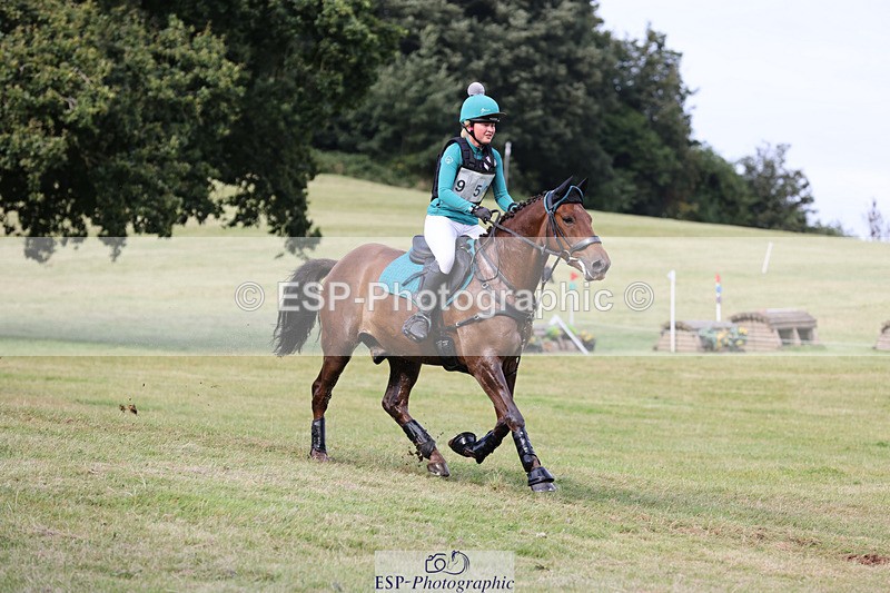 240825X-171204-37880 - 80cm XC 16.30 to 17.30