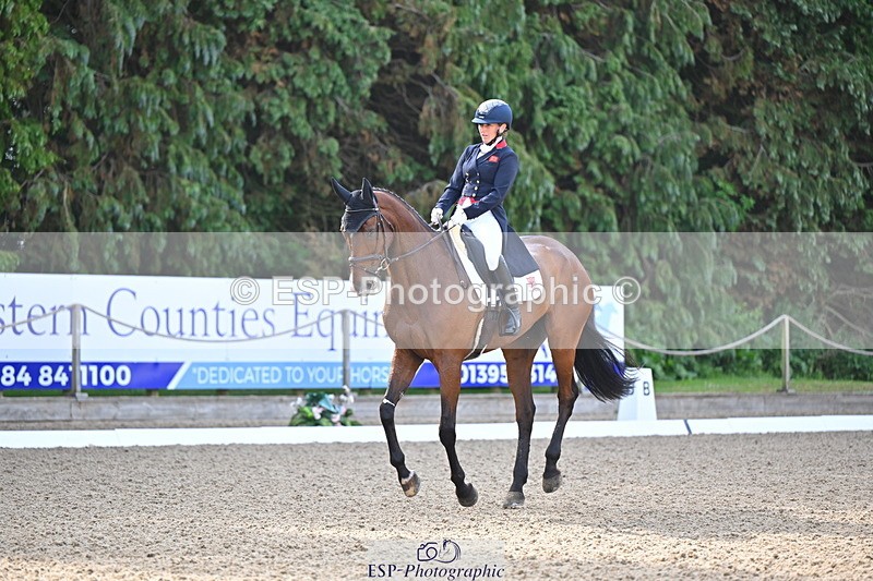 250523A-090228-05395 - D-451-Laura.Collett-DRUMGIVEN.MR.CHARISMA