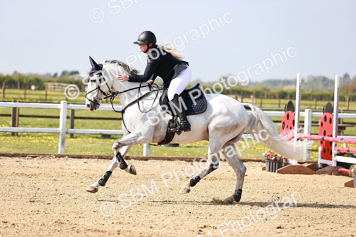  - Class 21 - Senior British Novice - 90cm