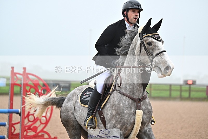 241103A-101403-06592 - SUN Cls 18 British Novice and 90cm Open