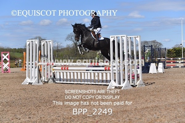 BPP_2249 - CLASS 22 SUN Senior BritiNovice/ 90cm Open