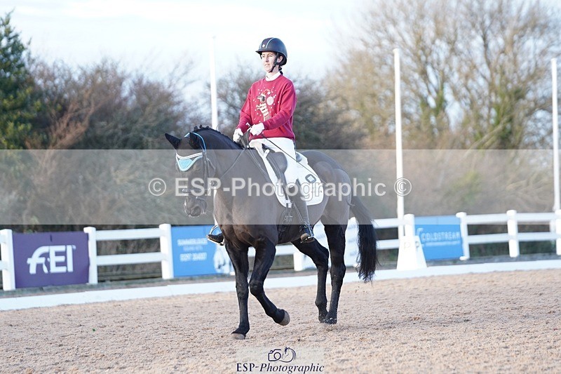 241214-154510-02230 - 131-Alys.Matravers-DARGASONS.MOON.SHADOW