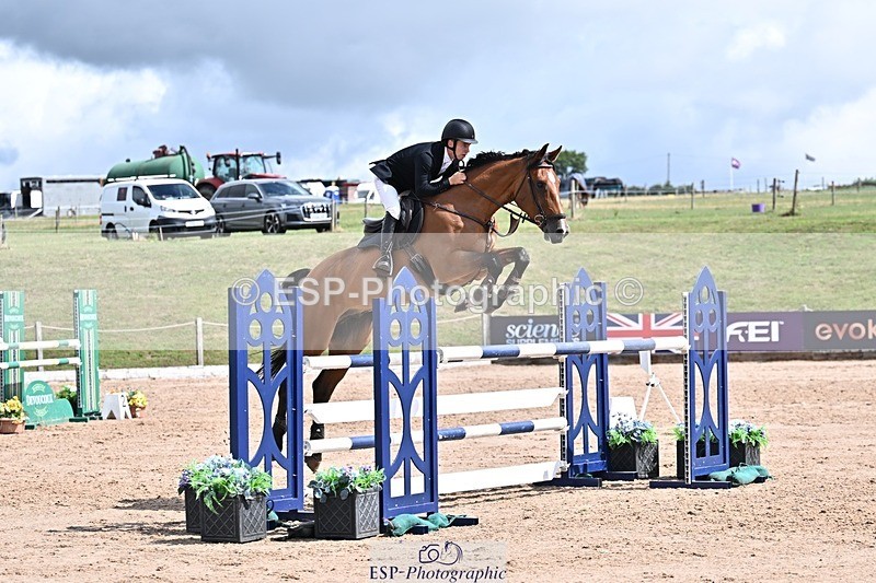 250731-113216-00585 - Cls 02 Snr Fox 1st Rnd