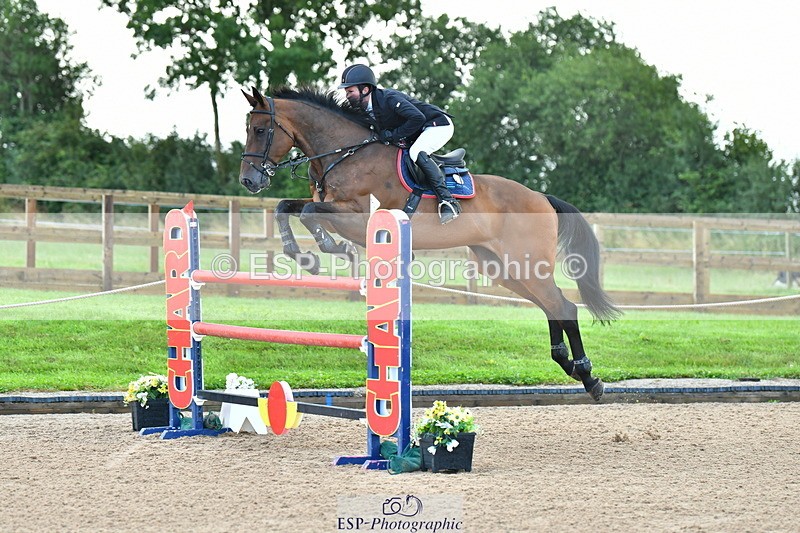 230723A-094250-10632 - Cls 4, 2 Star Small 1.30m