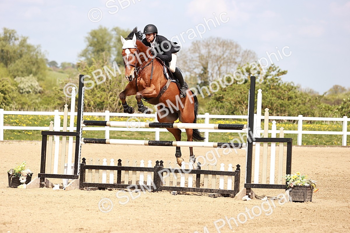  - Class 26 - Senior Foxhunter - 1.20m