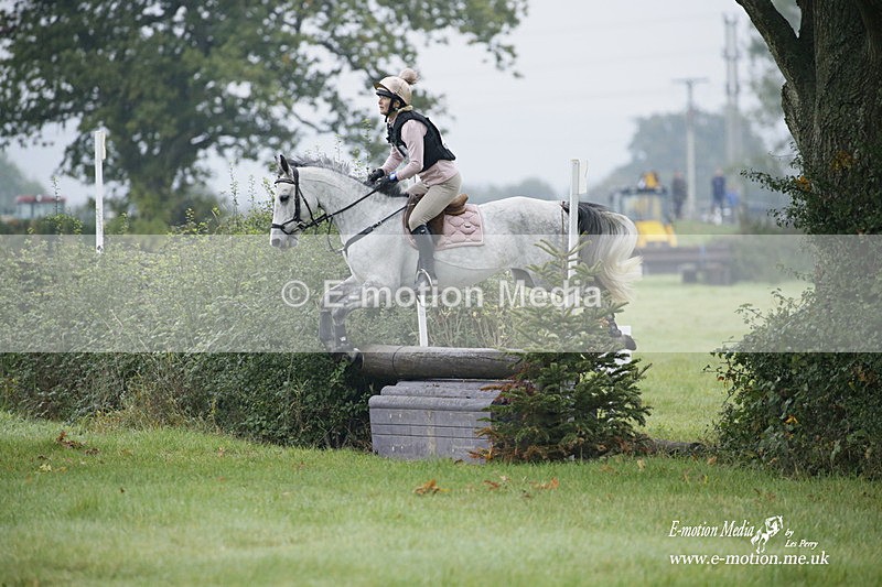 WWHT 171021 0162 - Novice Restricted (0.80m)  17/10/21