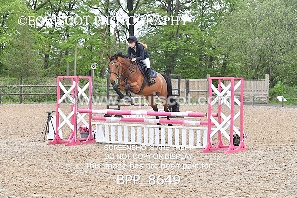 BPP_8649 - CLASS 24 SUN Senior BritiNovice/ 90cm Open