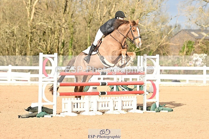 241208-132059-01752 - Cls 21 Newcomers and 1.10m Open