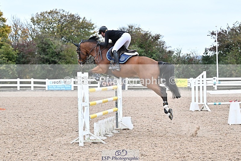 251015-153351-00921 - Cls 6 Foxhunter and 1.20m Open