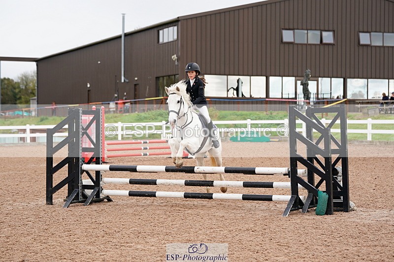 241027A-094250-01852 - SUN Cls 2 Pony Intro 70cm