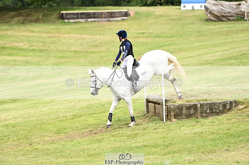 240825X-160359-36654 - 80cm XC 15.30 to 16.30