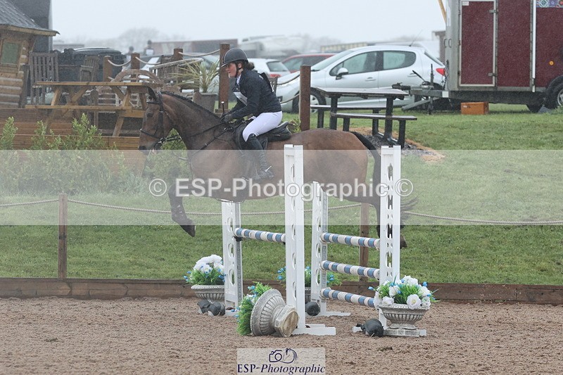 250418-115849-01790 - 080-Tichy.Sanders-SPARHANGER.VELVET