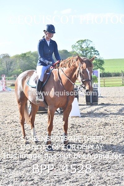 BPP_4528 - CLASS 9 Senior Newcomers/ 1.10m Open