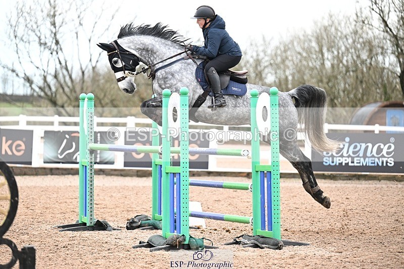 251206-135523-01211 - Cls 13 Snr Foxhunter and 1.20m